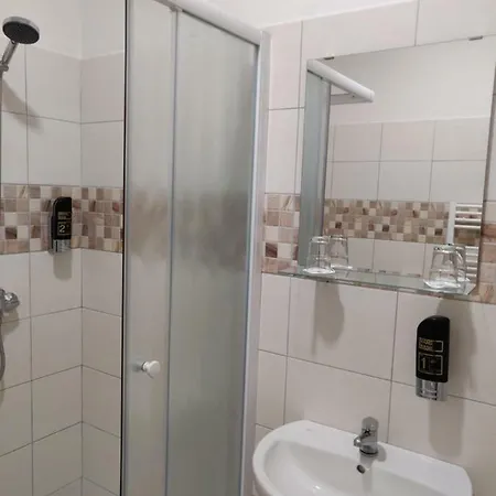 Sessler *** 招待所