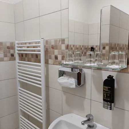 Sessler *** 招待所 特尔纳瓦